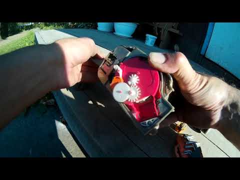 Видео: Заклинил ремень безопасности, В чем причина и её устранение