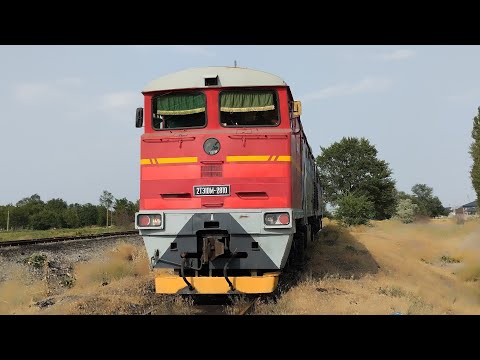 Видео: ТОО “Казфосфат” 2ТЭ10М-2810 выезжает из депо.