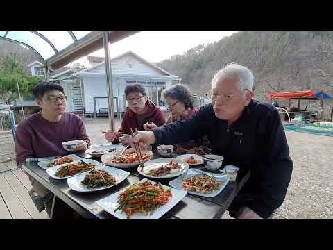 Видео: Жареная говядина, тушеная сайра, жареные деликатесы, одуванчик, васаби, семейное кулинарное шоу