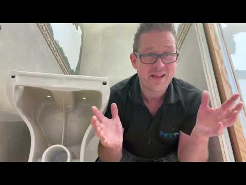 Видео: Как установить унитаз