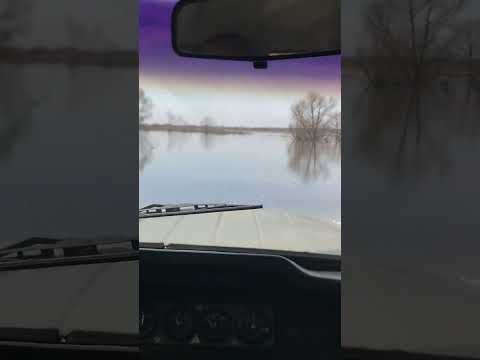 Видео: Едем на УАЗ  по воде