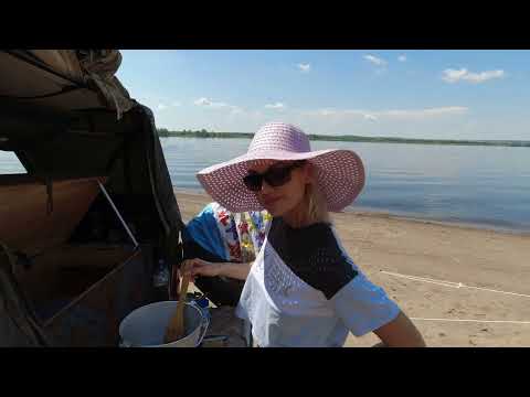 Видео: Ночёвка на Каме  Жара +40  Рыбачим троллингом
