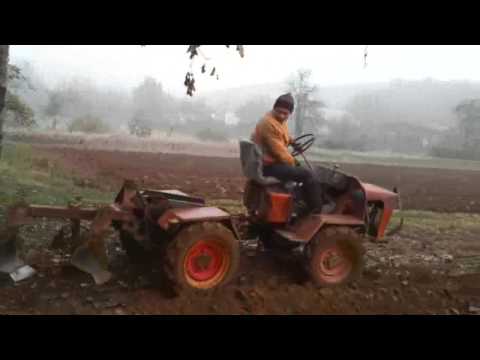 Видео: Прикарпатець з двокорпусним плугом