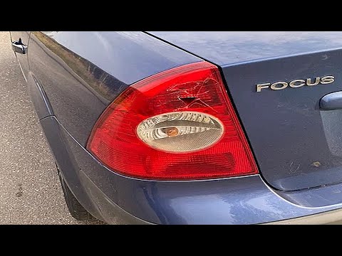 Видео: Как снять задний фонарь Форд Фокус 2 / Ford focus 2 стоп / замена лампы СТОП сигнала Ford Focus 2