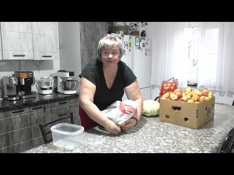 Видео: Мама и 13 детей   Солю селедку   Жду Валеру   Подстриглась