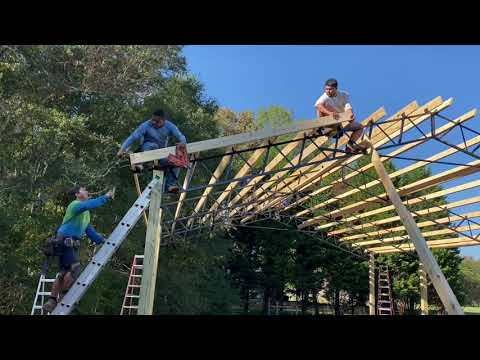 Видео: Строительство сарая из столбов
