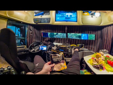 Видео: Я застрял на узкой и многолюдной улице | ночной кемпинг на грузовике