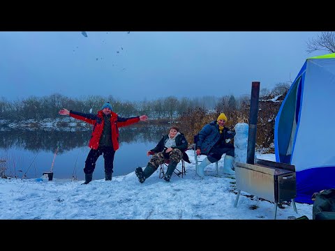 Видео: РЫБАЛКА 🎣 В ПОИСКАХ НАЛИМА, ГРЕЕМСЯ В ПАЛАТКЕ ВОЗЛЕ ПЕЧИ НА БЕРЕГУ РЕКИ, ГОТОВИМ НА ПРИРОДЕ ОТДЫХ