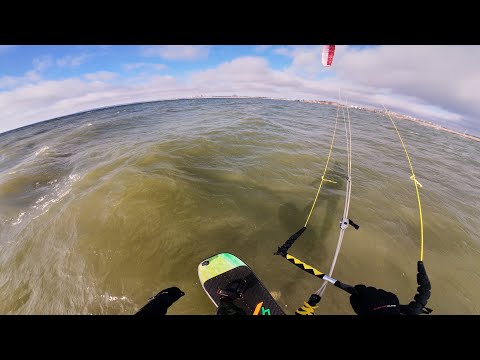 Видео: Без стабилизации - Кайтсерфинг в Новосибирске, октябрь 2025
