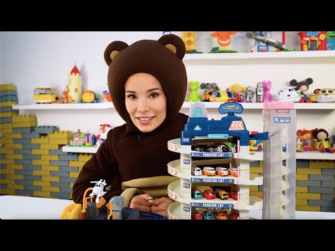 Видео: Медведь и игрушечная парковка для машинок