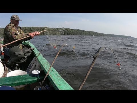 Видео: Рыбалка на Леща с лодки на Фарватере. Ловля Леща на Волге с глубины. Сезон 2018