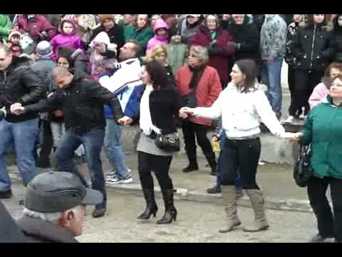 Видео: Иванов ден в с.Гиген 2012.avi (23)