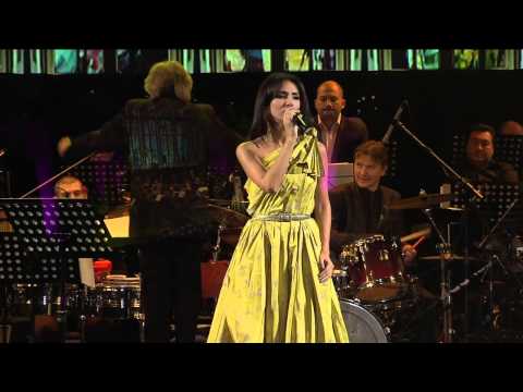 Видео: Зара - "Не говорите мне о нем"