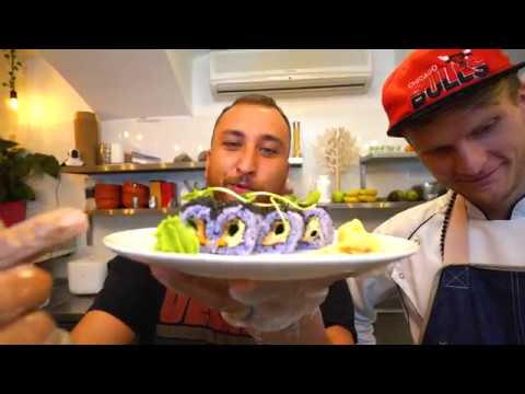 Видео: Профессионал VS блогер - Как приготовить РОЛЛЫ