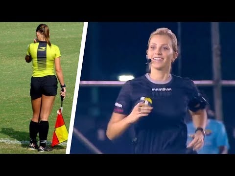 Видео: Если рефери очень красивая девушка