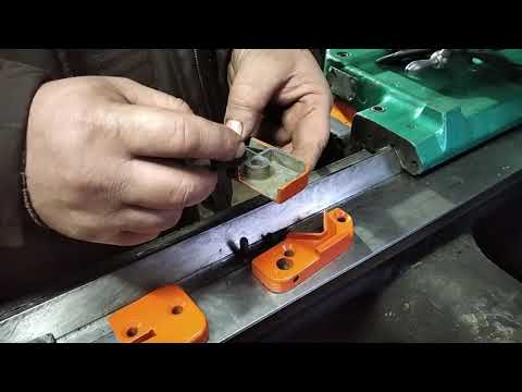 Видео: защита направляющих 1к62. пыльники каретки супорта.