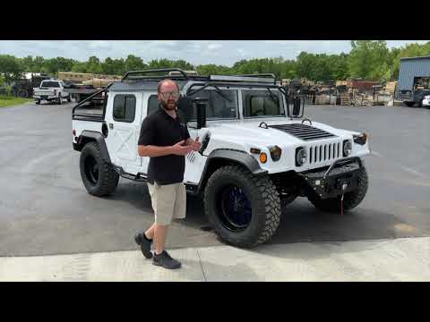 Видео: Тщательно модифицированный M1123 Am General HUMVEE для нашего друга Хорхе