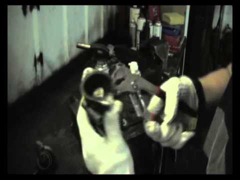 Видео: Маленький ремонт клапана EGR (Discovery 3. 2,7 Tdi)