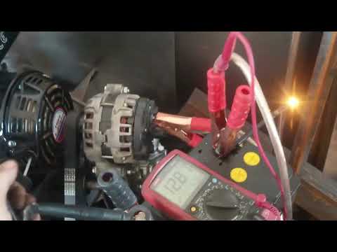 Видео: запустил генератор на мини тракторе и установил гидрораспределитель а также сделал рычаги