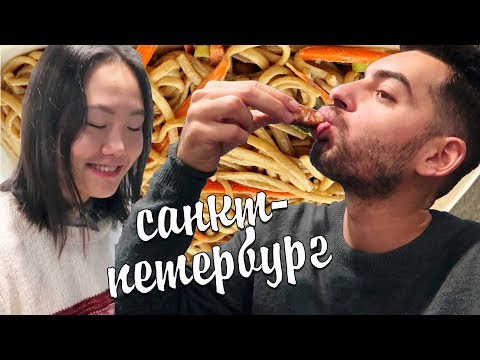 Видео: Китаянка пробует острую лапшу в Санкт-Петербурге