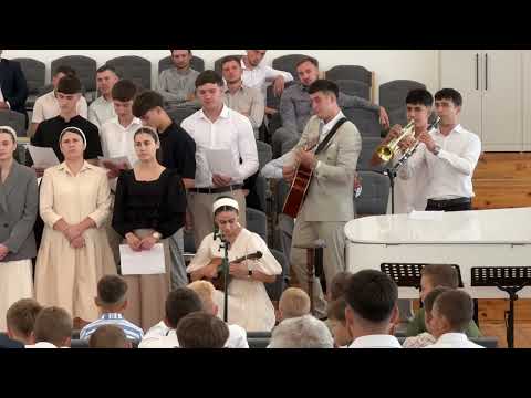 Видео: Прославим Бога одной семьею