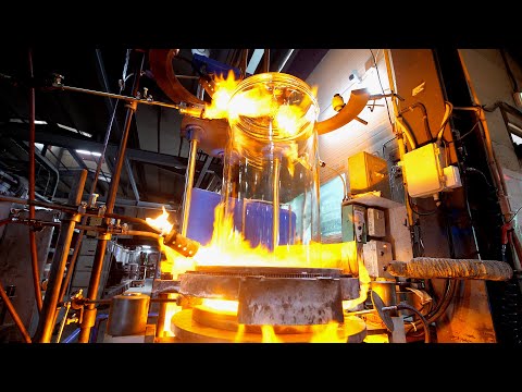 Видео: Процесс изготовления большой стеклянной бутылки.Корейская фабрика по производству стеклянных бутылок