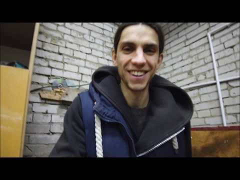 Видео: Переезд в гараж. Снимаю и обустраиваюсь в гараже.
