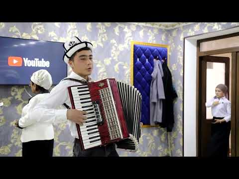 Видео: Жандуу ун менен 5 б класста болгон эле.