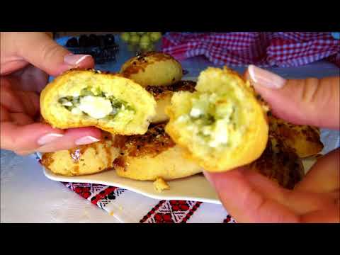 Видео: Турецкая ПОАЧА с брынзой и зеленью! - РАССЫПЧАТАЯ и солёная ВЫПЕЧКА | Готовим Вкусно в Турции