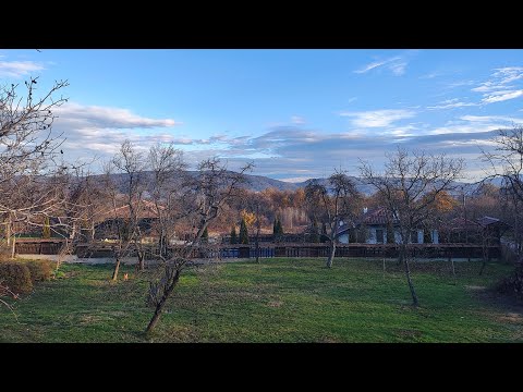 Видео: Денят на една домакиня на село