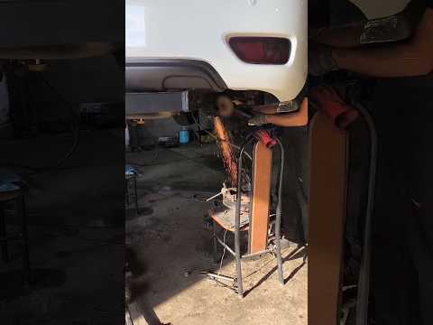Видео: Пилим нижние рычаги на nissan patrol y62