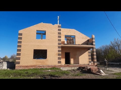 Видео: Строительство коттеджа из облицовочного кирпича и газосиликатного блока. Всё самое главное