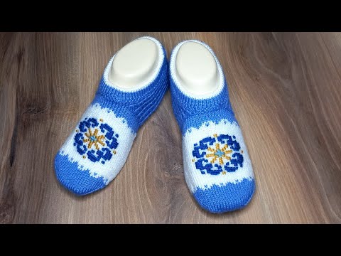 Видео: Тапочки на 5спицах. Узор с обвитием петель
