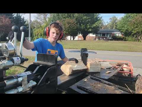 Видео: Колка дров с помощью Wolfe Ridge 28 Pro X и розыгрыш Super Clean