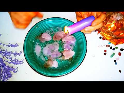 Видео: 💙С КАКИМ МУЖЧИНОЙ У ТЕБЯ СКОРО БУДУТ ОТНОШЕНИЯ ❓😍💘💌  гадание на воске