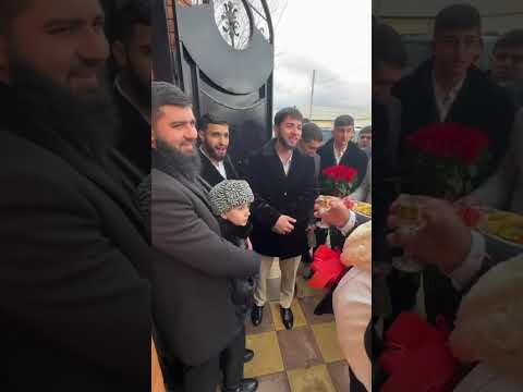 Видео: свадьба очень богатых цыган. невеста была красивая, как со времен Тургенева