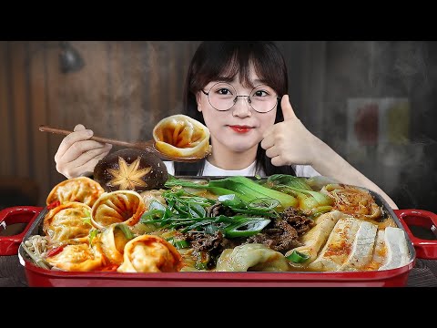 Видео: АСМР ЕДА КОРЕЙСКИЙ СУП С КЛЕЦКАМИ🍲 | MUKBANG