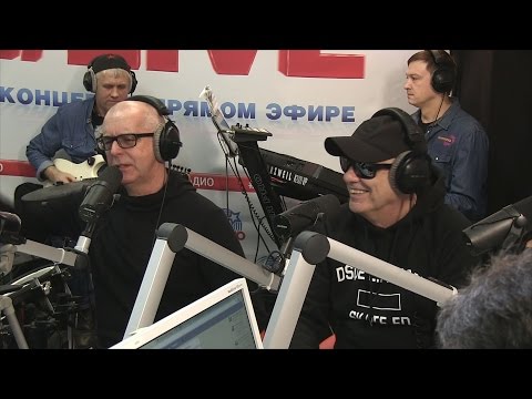 Видео: Pet Shop Boys спели «Ой, мороз, мороз» и заговорили по-русски
