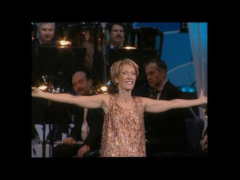 Видео: Ирина Богушевская — Эти большие волны