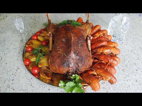 Видео: ГУСЬ ПРАЗДНИЧНЫЙ ФАРШИРОВАННЫЙ! Выпуск №630