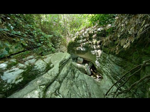 Видео: Абхазия Белые скалы Ущелье горной реки Пляж Море Граница Псоу 11 августа 2025 г.