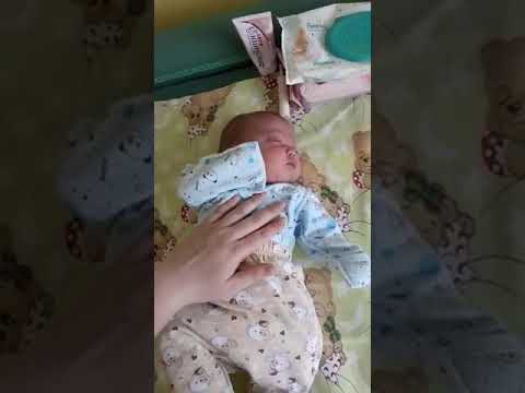 Видео: Недоношенный малыш 26 недель 950 гр.