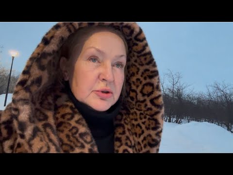 Видео: Донашиваю чужие вещи. Выбираю наряд на день рождения.