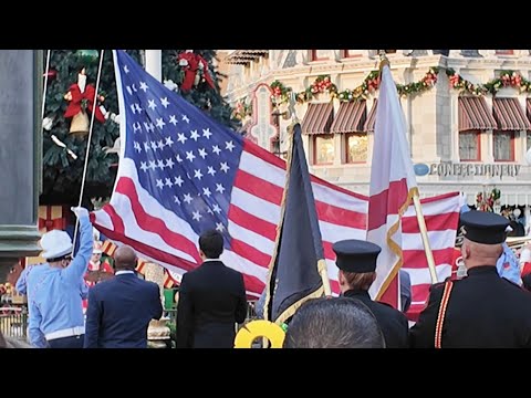 Видео: День ветеранов в Диснейленде: чествование Америки в EPCOT и Magic Kingdom / Voices Of Liberty – Ф...
