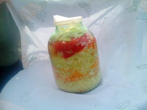 Видео: Квашеная капуста в банке БЫСТРО, вкусная и хрустящая!