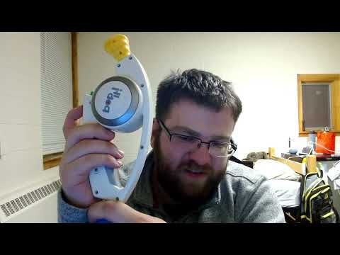 Видео: Мой португальский Bop It Shout! Также известный как Bop It без тестового режима! (Увидите...)