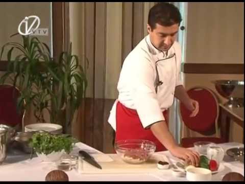 Видео: Рецептите на шеф Иванов. Кюфтенца в таен сос - запечени.