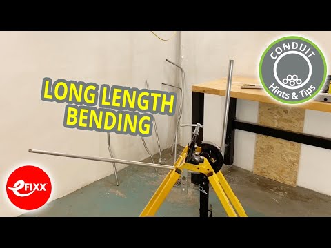 Видео: ГИБКА МЕТАЛЛИЧЕСКИХ ТРУБ - Изгибы большей длины - Основы для начинающих электриков