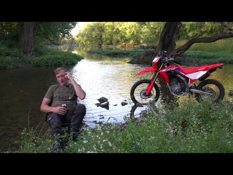 Видео: НЕ покупайте этот мотоцикл в 2022 году.. | DRZ400S против CRF300L