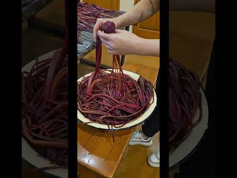 Видео: Солёная свекла.Рецепт в коментариях